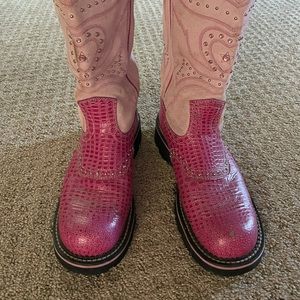Ariat  Pink Cowboy boots !!